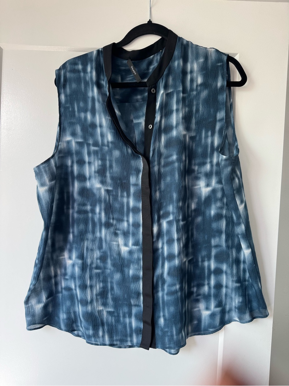 Elie Tahari Blue Tie-Dye Silk Sleeveless Blouse with Black Trim